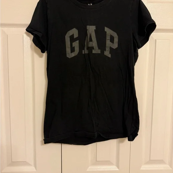 GAP Jet Black Tee - Picture 1 of 2